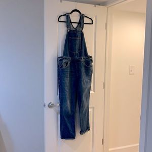 Like new Levi’a original overalls